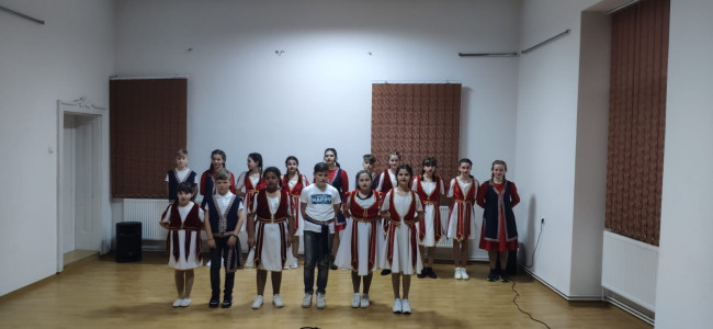 SEARĂ  culturală  în Clubul armenilor din GHERLA