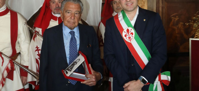 ITALIA | Miliardarul armeano-argentinian Eduardo Eurnekian a primit cheile orașului Florența  în onoarea activităților sale antreprenoriale și umanitare