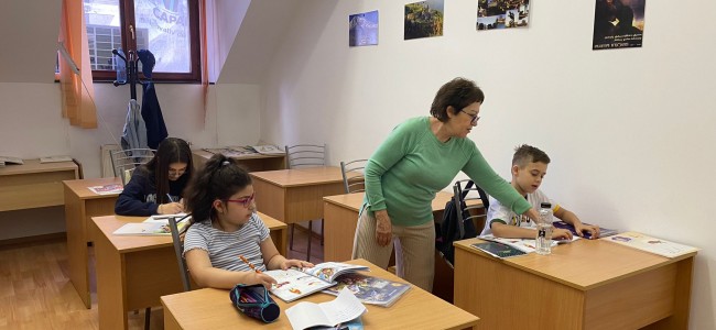 CURSURILE DE LIMBĂ ARMEANĂ DE LA BUCUREȘTI | Interviu cu profesoara Arșaluis Paronian CURSURILE DE LIMBĂ ARMEANĂ DE LA BUCUREȘTI | Interviu cu profesoara Arșaluis Paronian
