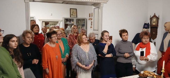 Crăciunul sărbătorit de armenii din Roman Crăciunul sărbătorit de armenii din Roman