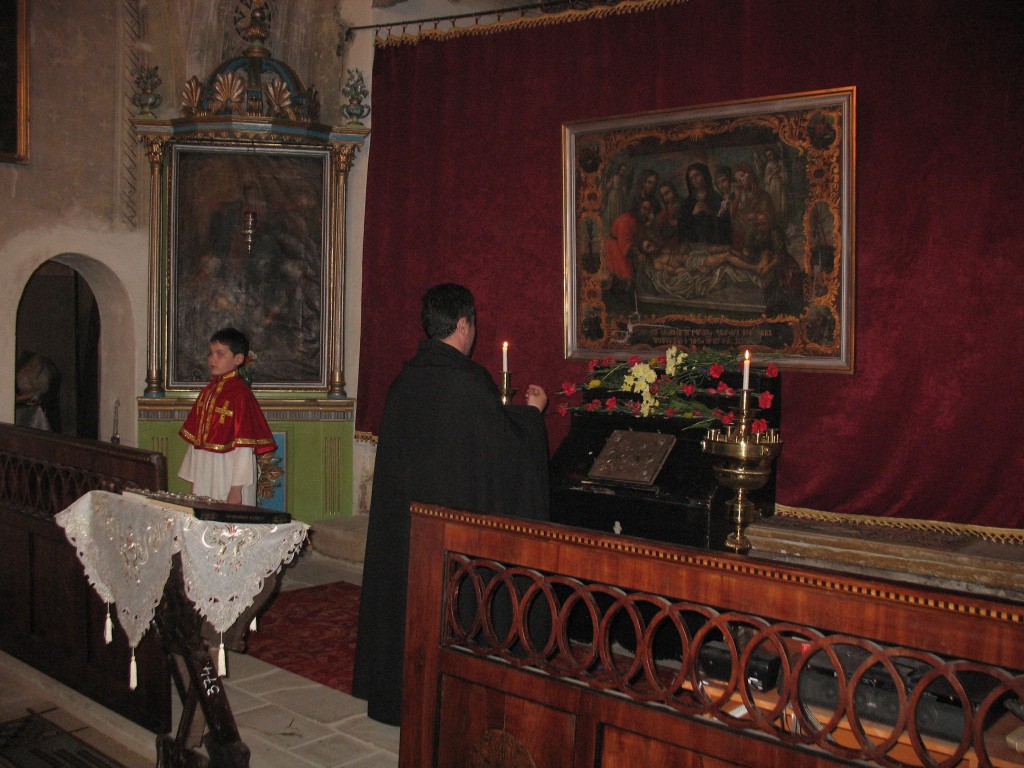 6. Slujba de Vinerea Mare la biserica Sfanta Maria din Botosani